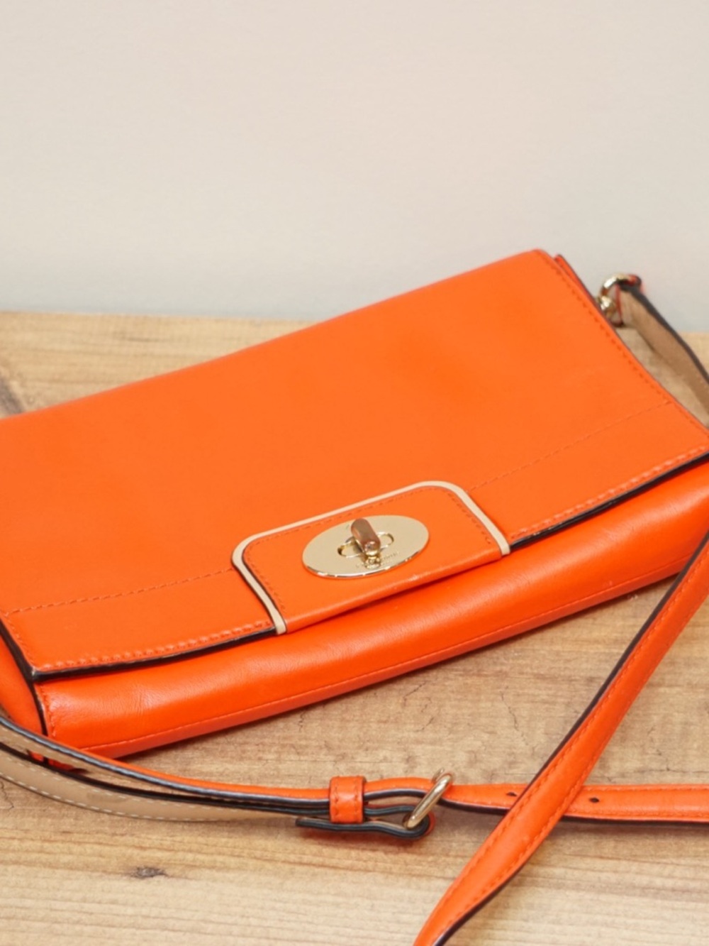 Kate Spade Orange Leather Turnlock Flap Crossbody Cream Trim silver Hardware - Picture 10 of 14